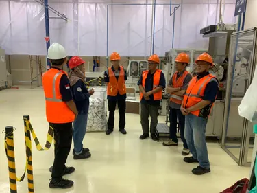 Briefing tim teknisi Aldikarya sebelum eksekusi proyek di lapangan